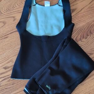 Delfin Sweat Suit Women’s Black Shaping Tank with  Large Top Medium Bottom